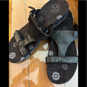 Orthaheel sandals women’s 10